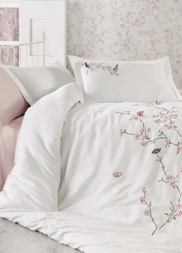 Dantela Butterfly Luxe Katoensatijnen Dekbedovertrekset met 3D-borduursels – Crème/Poeder