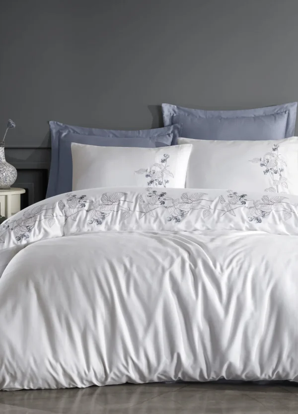 Dantela Efra Luxe Dekbedovertrekset met Borduursels – Wit