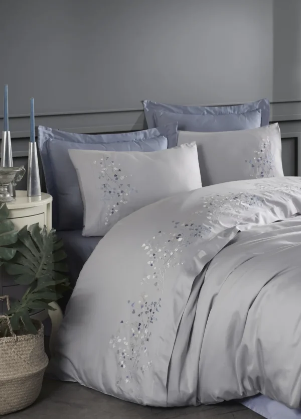 Dantela Alya Luxe geborduurde dekbedovertrekset – Grijs