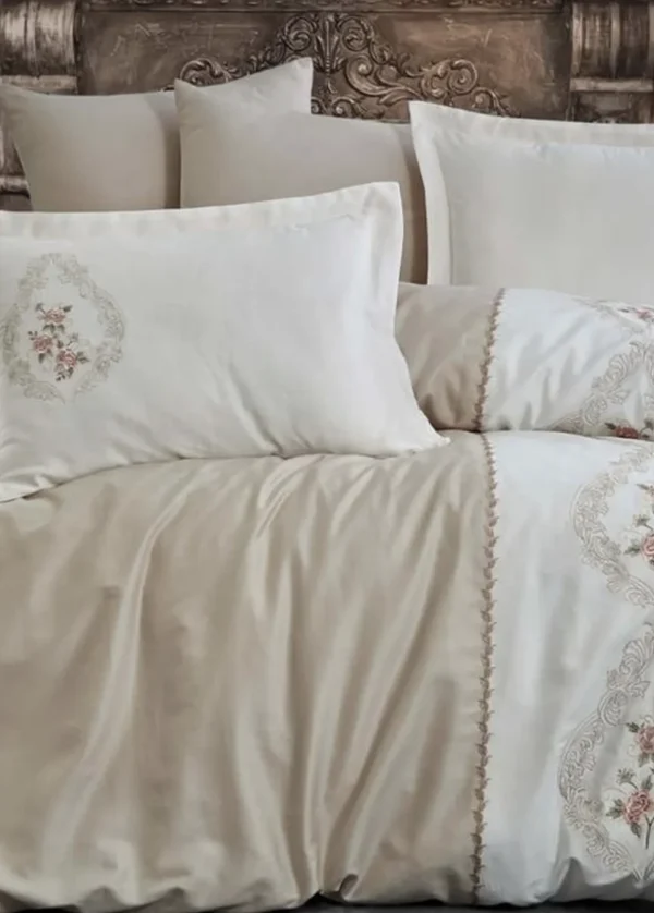 Dantela Isabella Luxe Dekbedovertrekset van Katoensatijn voor Tweepersoonsbed – Beige