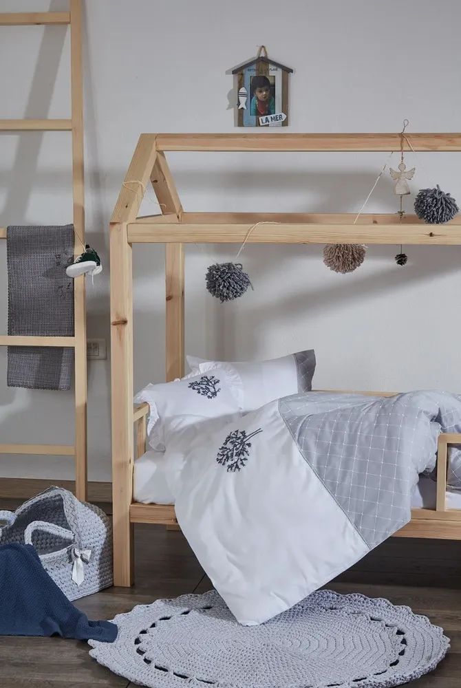 Ecocotton Mimosa Baby Boy Dekbedovertrek Set 100% Organisch Katoen Handgeborduurd Grijs 100x150 Cm