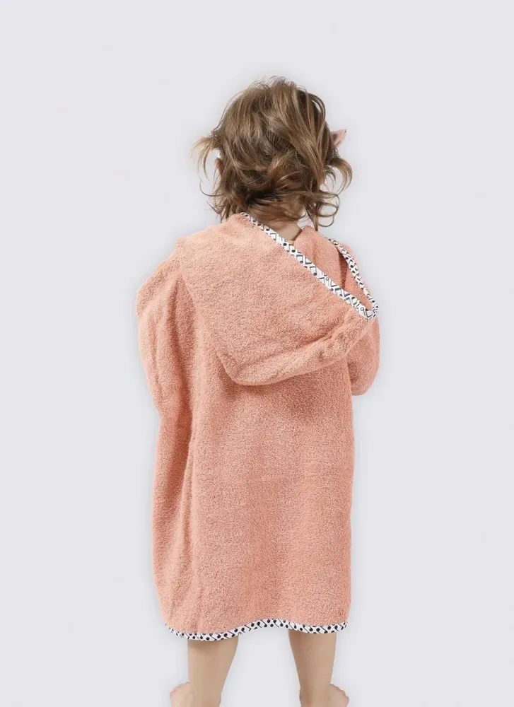 Ecocotton Melodica Baby Poncho 100% Biologisch Katoen Geborduurd Zalm 2-5 Jaar - Afbeelding 3