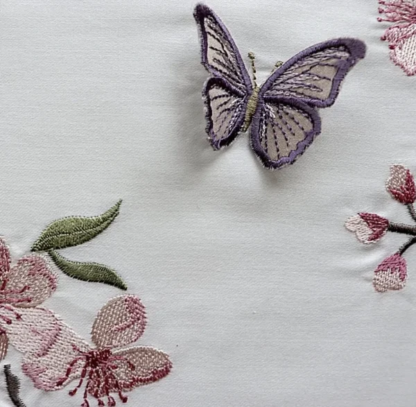 Dantela Butterfly 3D Tweepersoons Geborduurd Katoenen Satijn Dekbedovertrek Set Beige