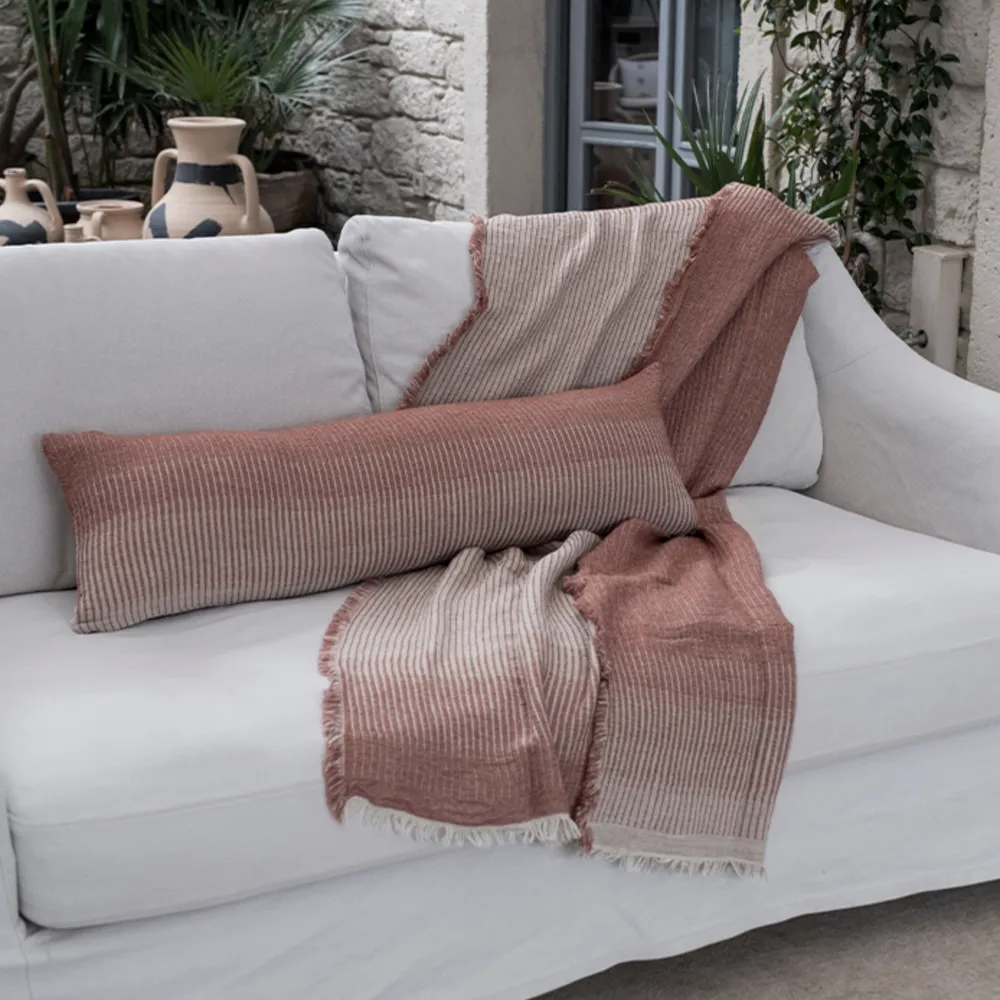 Buldans Amaya Kussen 30x60 cm Rood