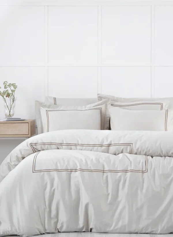 Ecocotton Lavin Dekbedovertrek Set 100% Biologisch Katoen Satijn Geborduurd Beige-Goud 200x220 cm