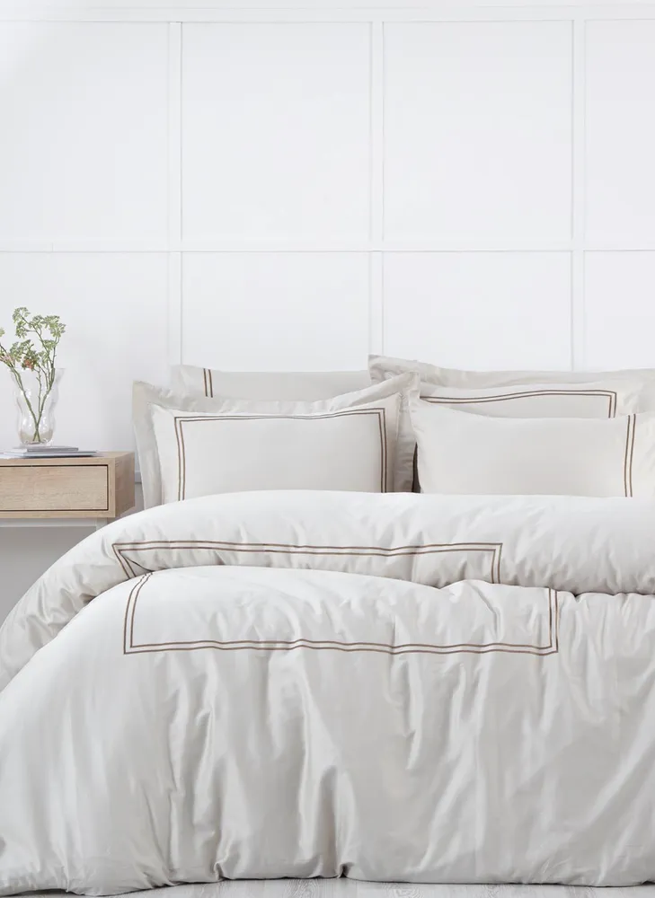 Ecocotton Lavin Dekbedovertrek Set 100% Biologisch Katoen Satijn Geborduurd Beige-Goud 200x220 cm