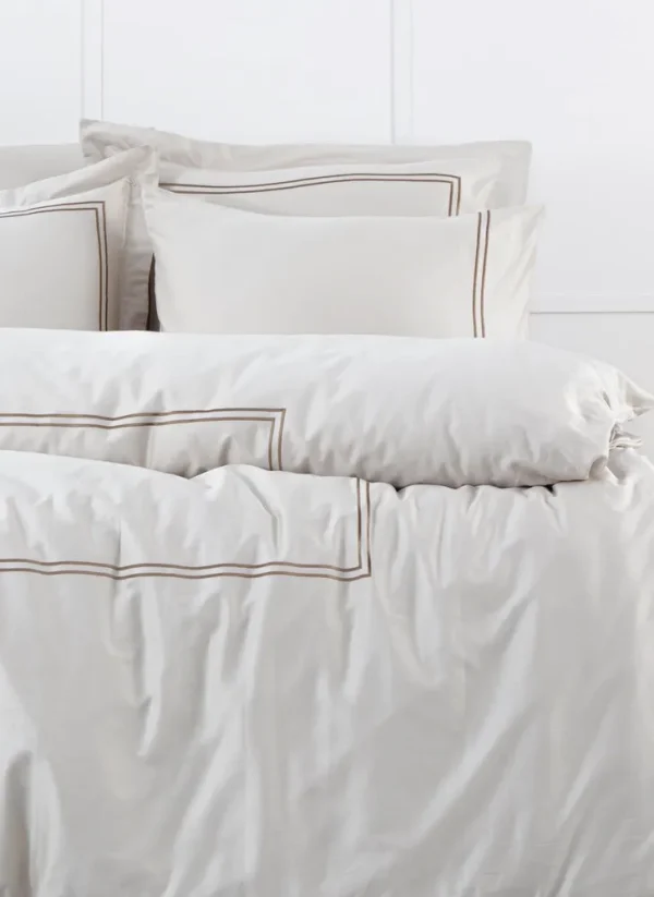 Ecocotton Lavin Dekbedovertrek Set 100% Biologisch Katoen Satijn Geborduurd Beige-Goud 200x220 cm