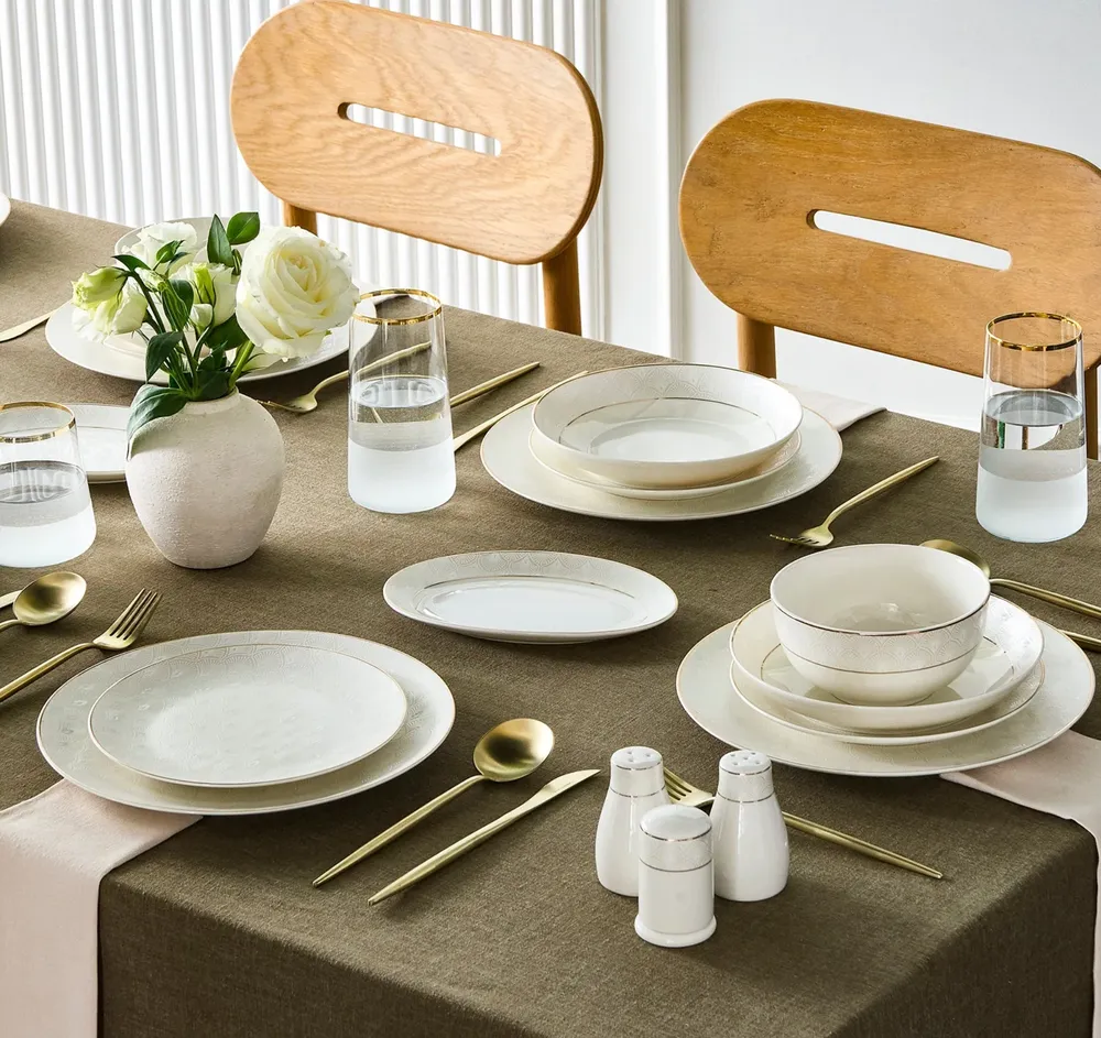 Karaca Elegance Bone Mandarin 53-delige serviesset voor 12 personen Goud - Afbeelding 1