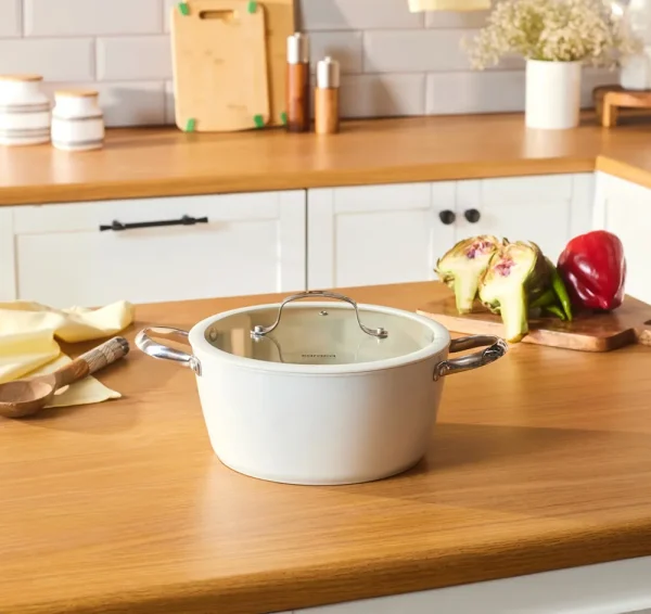 Karaca Swiss Crystal Almond Cream RVS Handvat Kookpot 20 cm