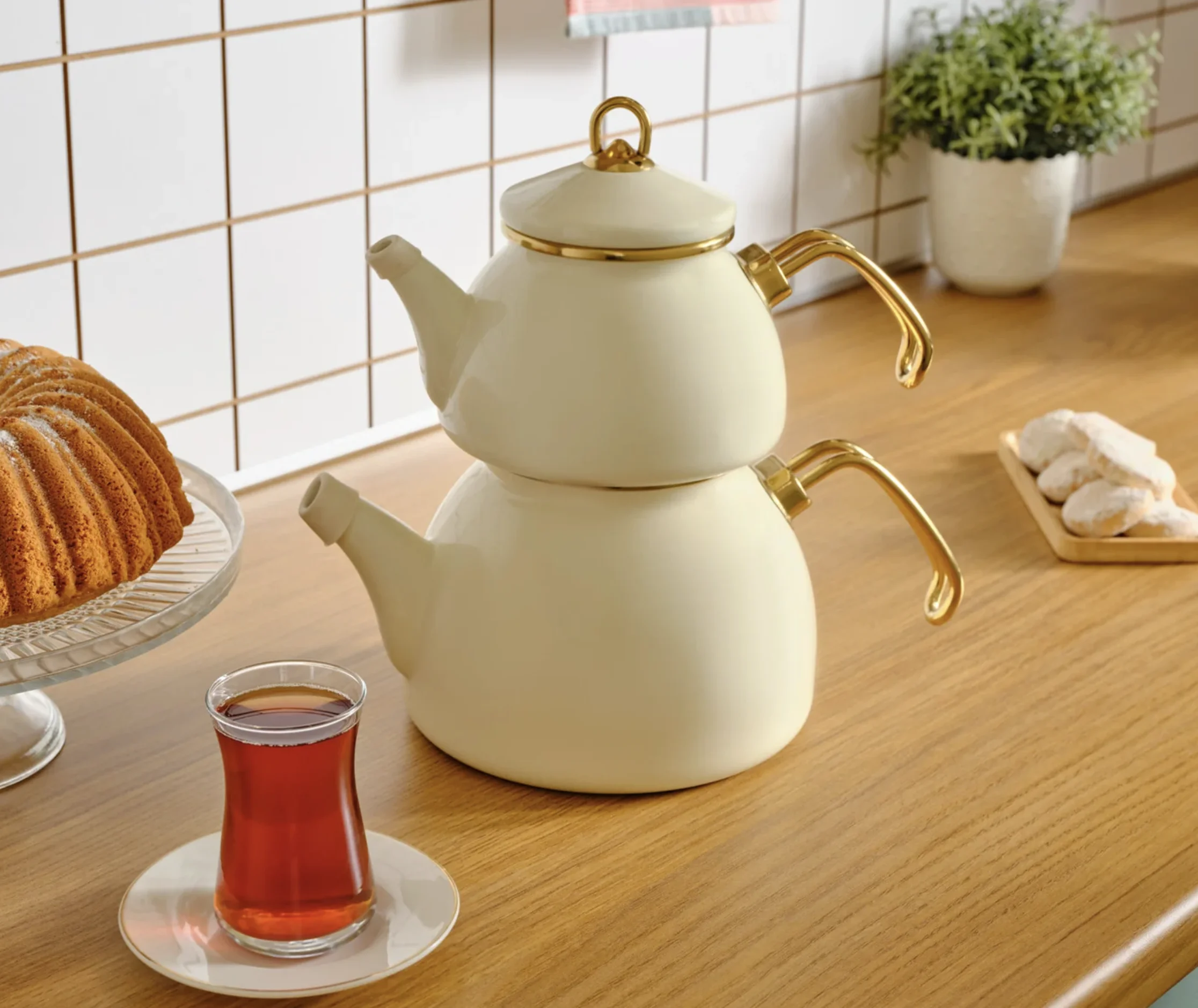 Karaca Retro Geëmailleerde Theepot – Crème