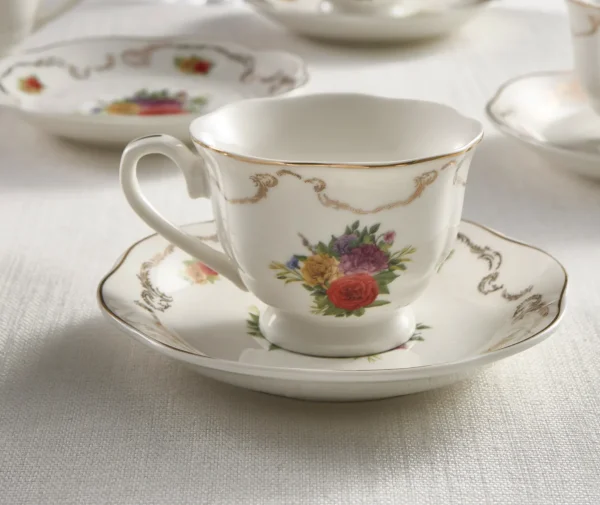 Karaca Antique 4-delige set theekopjes met schotels voor 2 personen, 200 ml